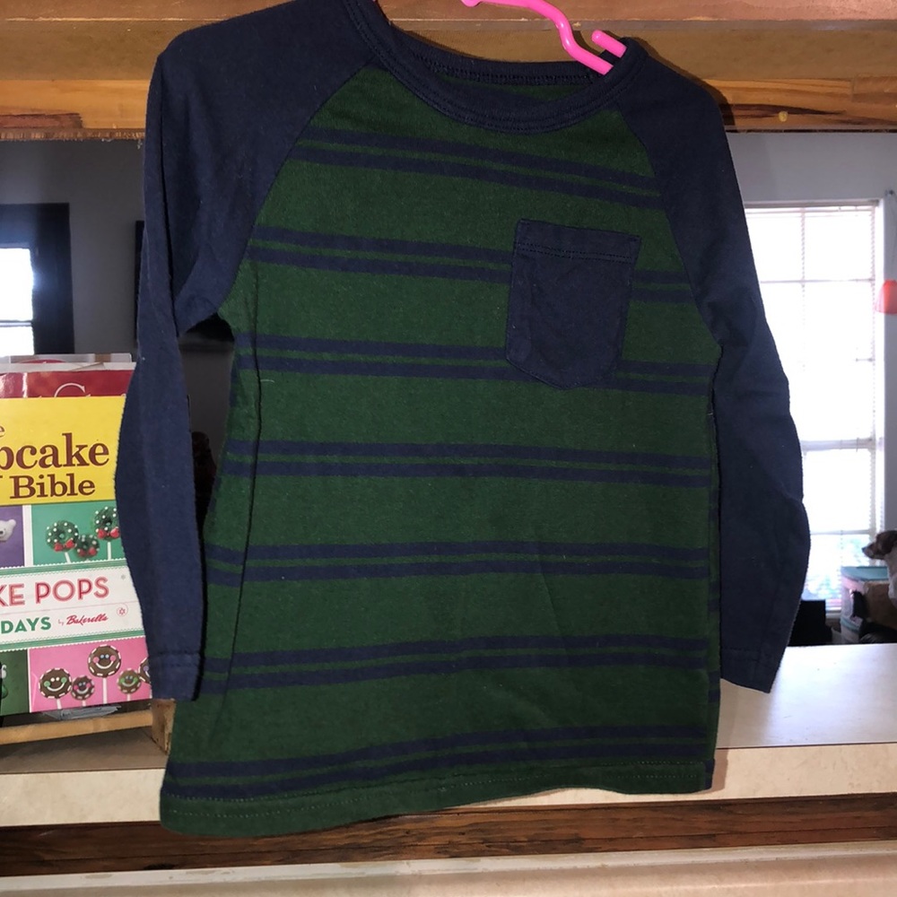 5/$20 long sleeve shirt